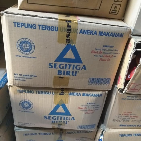 tepung segitiga premium 12x1kg per dus (gojek/grab)