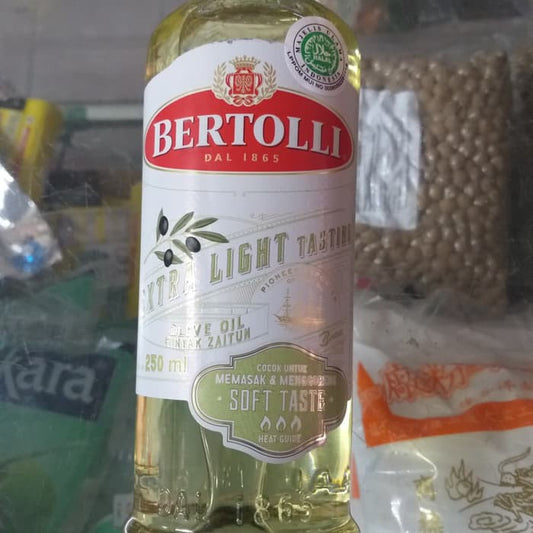 BERTOLLI EXTRA LIGHT olive oil 250ml minyak zaitun untuk masak goreng