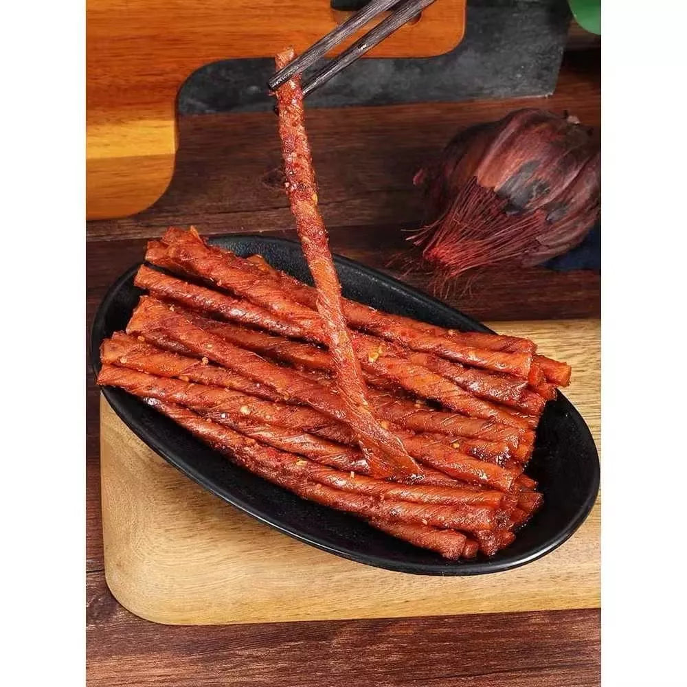 Wulama - Cemilan Vegetarian Kulit Tahu Spicy Tendon Garlic Vegan latiaw - lan tiao - latiao gurih manis pedas 100gr